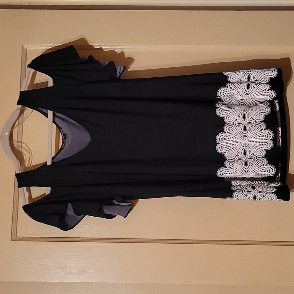 Coco Bianco cold shoulder v-neck blouse